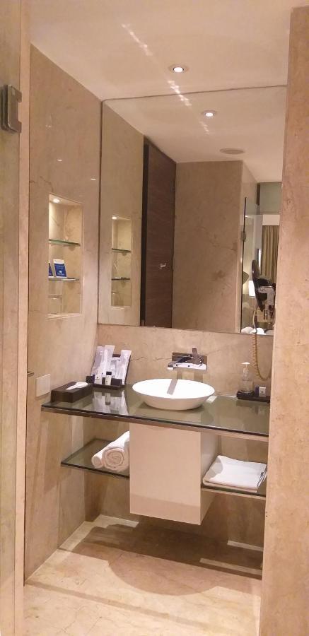 Park Plaza Shahdara Hotel New Delhi Bagian luar foto